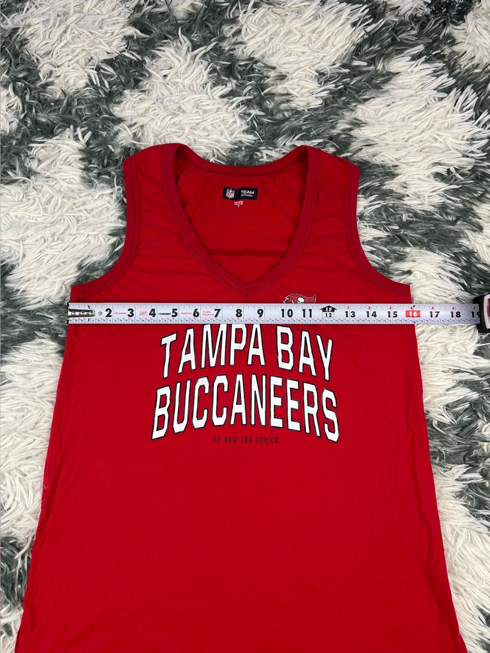 NFL Team Apparel X New Era Women’s Red Tampa Bay Buccaneers Tank Top Size M - Picture 6 of 9